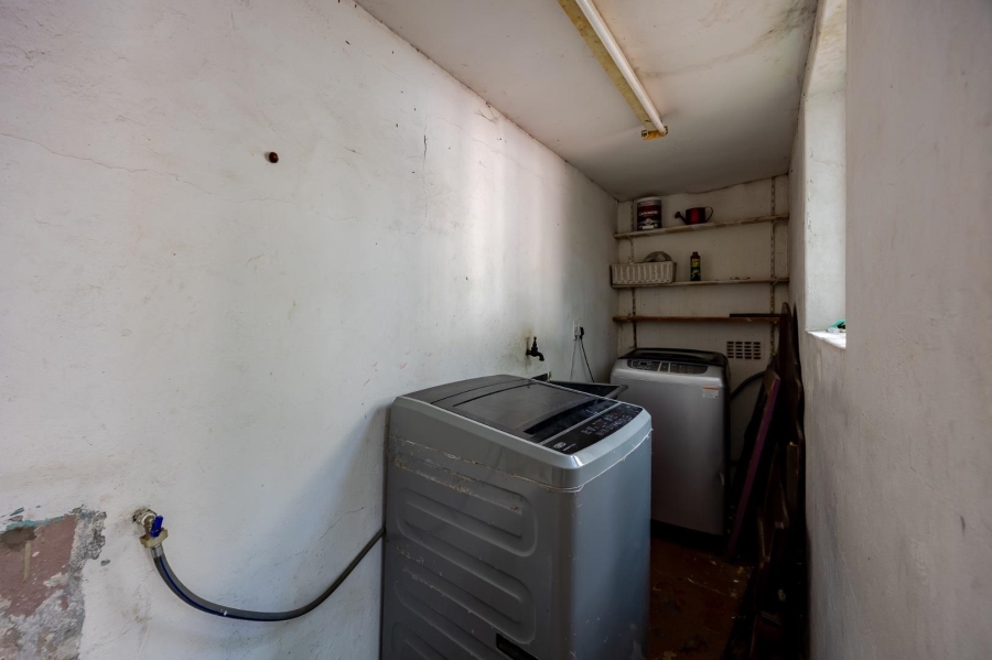 6 Bedroom Property for Sale in Woodstock Western Cape